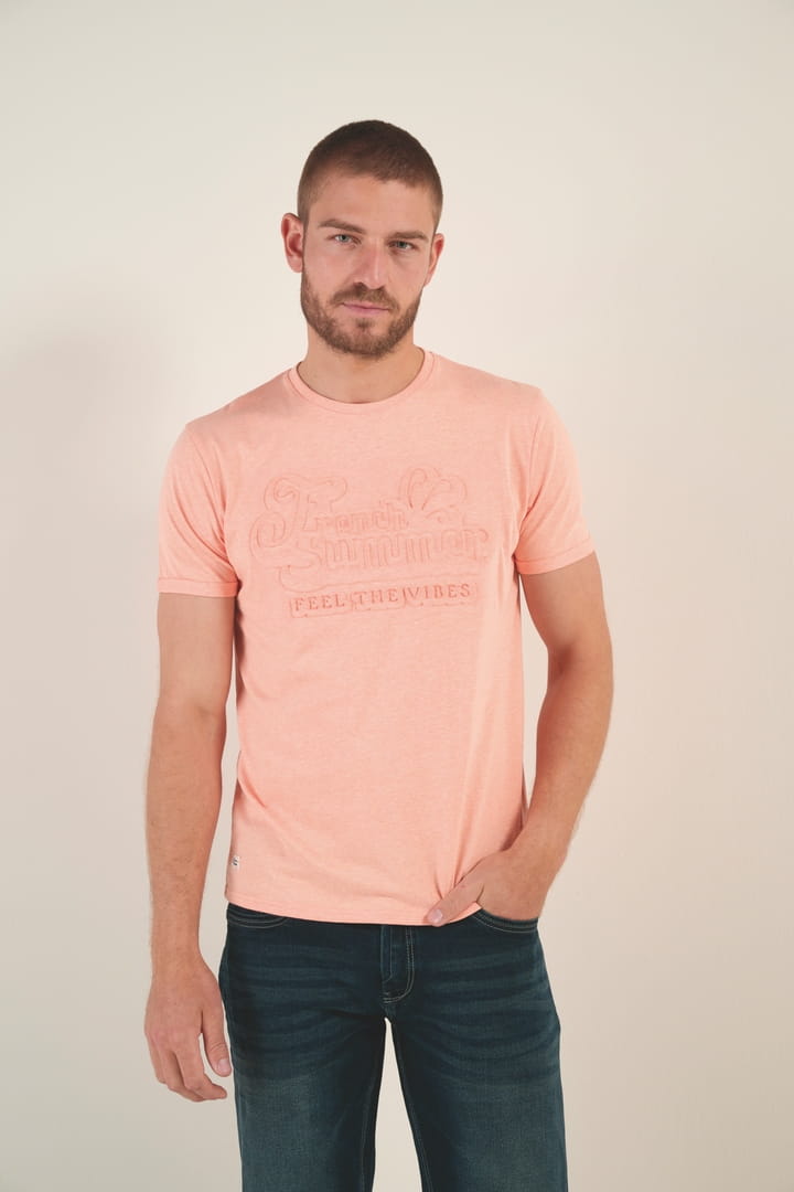 T-Shirt design en relief 91166